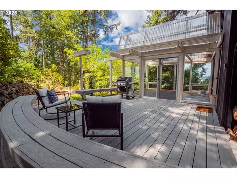Exterior - 275 Sunset Dr, Eugene, OR 97403 photo 3 of 12