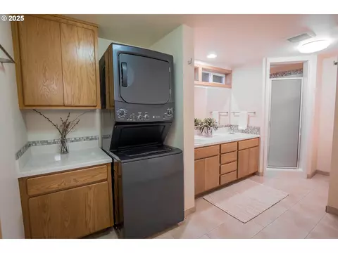 Other - 275 Sunset Dr, Eugene, OR 97403 photo 3 of 10