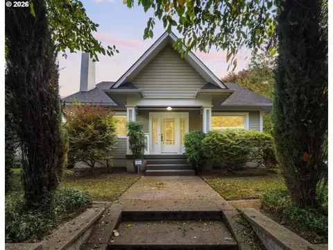 3704 N Massachusetts Ave, Portland, OR 97227