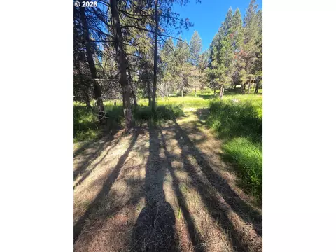 17040 Island Loop Way, Bend, OR 97707 photo 4