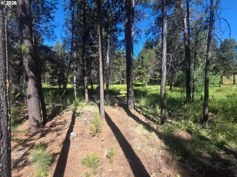 17040 Island Loop Way, Bend, OR 97707 photo 2