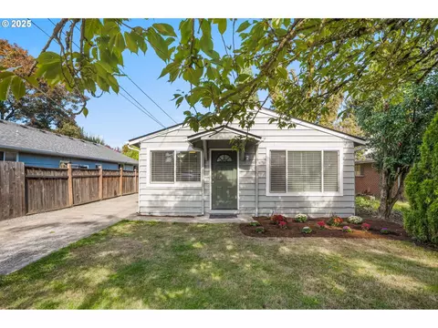 1107 SE Maple St, Hillsboro, OR 97123