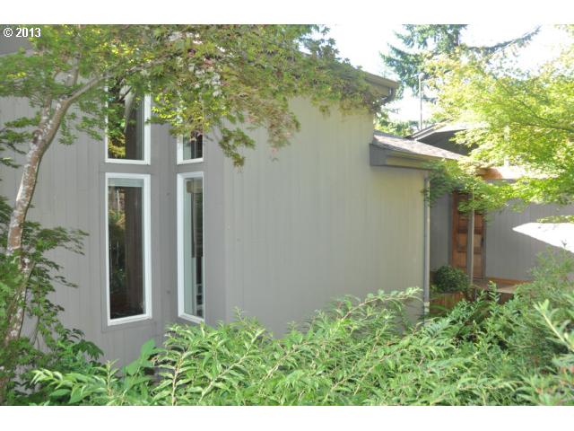 2986 Capital Dr, Eugene, OR 97403 photo 1