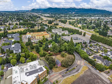 292 S Garden Way, Eugene, OR 97401 photo 12