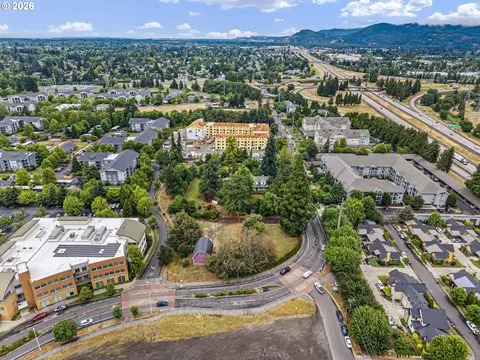 292 S Garden Way, Eugene, OR 97401 photo 13