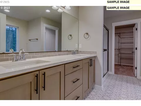 16674 SE Odell Lake Ln #707, Happy Valley, OR 97086