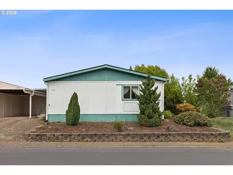 300 SE Lacreole Dr, Dallas, OR 97338