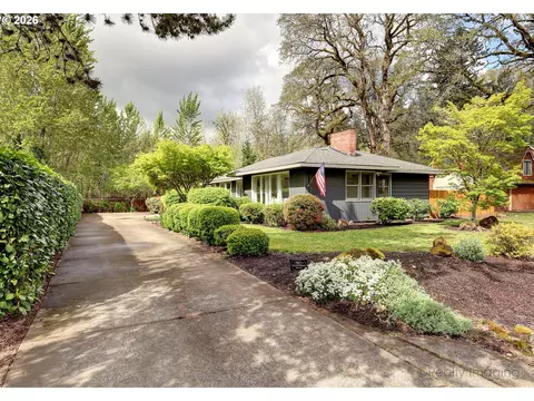 17015 Tualatin St, Lake Oswego, OR 97035