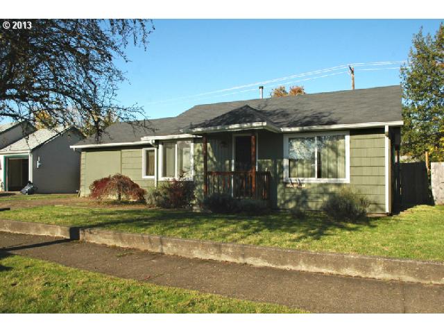 2420 E St, Springfield, OR 97477 photo 1