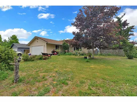 25202 Tyro Ave, Veneta, OR 97487