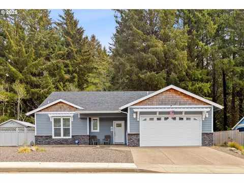 2969 NE 61st Pl, Lincoln City, OR 97367
