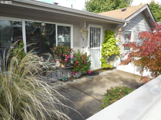 5514 E St, Springfield, OR 97478 photo 1