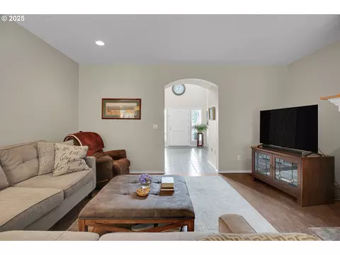 Other - 620 Barbary Ct, Gladstone, OR 97027 photo 5 of 10