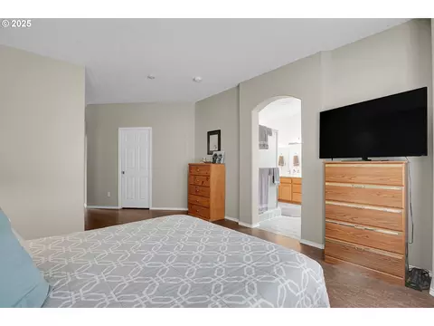 Bedroom - 620 Barbary Ct, Gladstone, OR 97027 photo 2 of 6