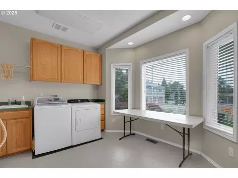 Other - 620 Barbary Ct, Gladstone, OR 97027 photo 3 of 10