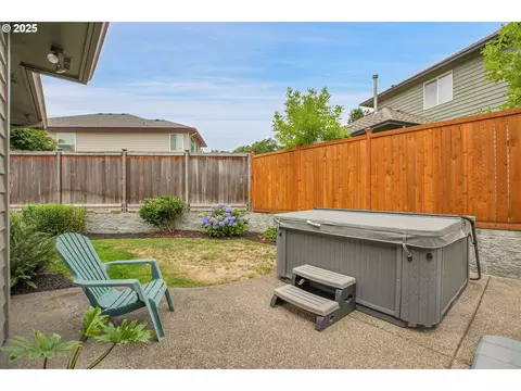 Exterior - 620 Barbary Ct, Gladstone, OR 97027 photo 9 of 10