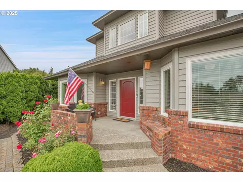 Exterior - 620 Barbary Ct, Gladstone, OR 97027 photo 4 of 10