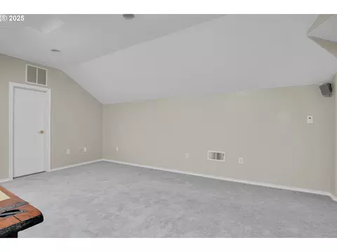 Other - 620 Barbary Ct, Gladstone, OR 97027 photo 9 of 10