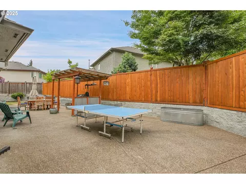 Exterior - 620 Barbary Ct, Gladstone, OR 97027 photo 8 of 10