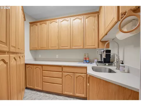 Other - 620 Barbary Ct, Gladstone, OR 97027 photo 6 of 10