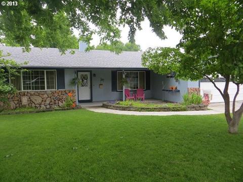 736 Mt Adams Ave, Boardman, OR 97818 photo 1