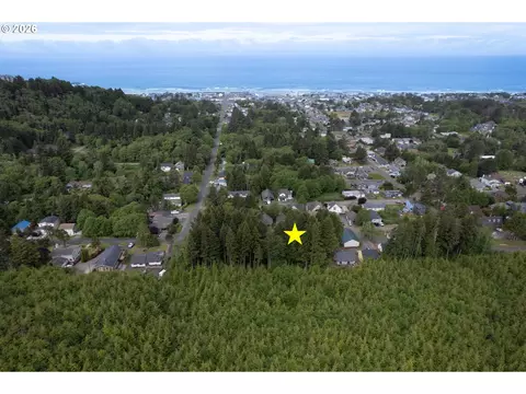 S Quadrant St, Rockaway Beach, OR 97136