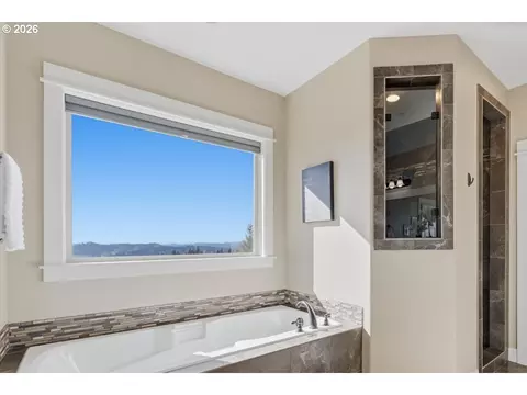 Bath - 12840 SE 257th Ave, Damascus, OR 97089 photo 1 of 5