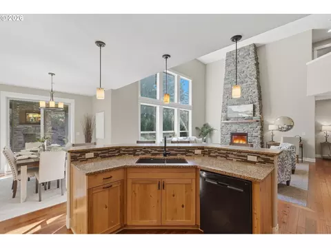 Kitchen - 12840 SE 257th Ave, Damascus, OR 97089 photo 2 of 4