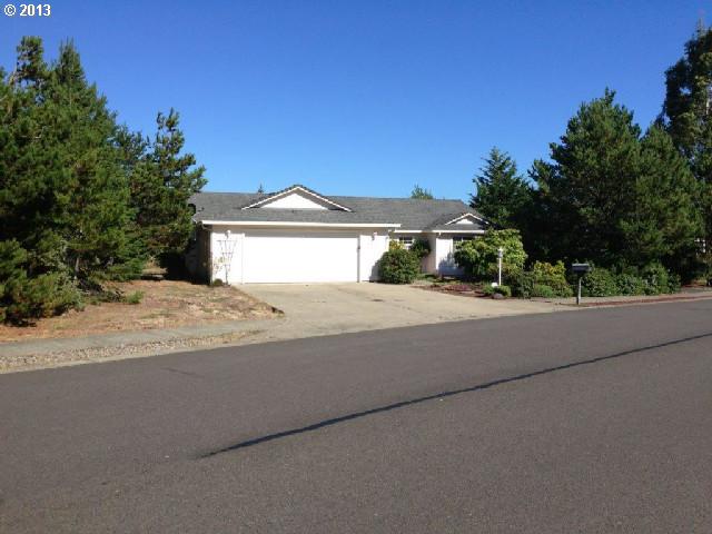2010 Willow Loop, Florence, OR 97439 photo 1