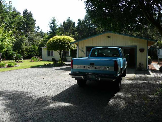 4854 Rhododendron Loop, Florence, OR 97439 photo 1