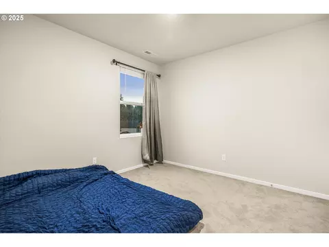 Bedroom - 3169 SE 34th St, Gresham, OR 97080 photo 4 of 4