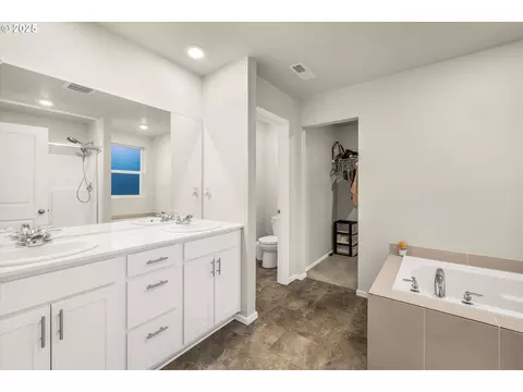 Bath - 3169 SE 34th St, Gresham, OR 97080 photo 1 of 3