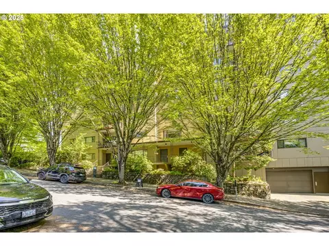 2021 SW Main St #66, Portland, OR 97205