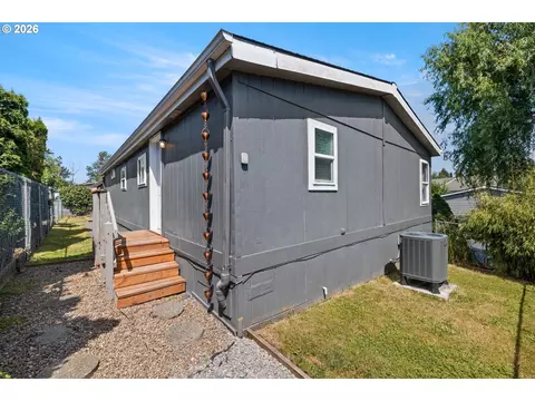 1819 SE Orient Dr #17, Gresham, OR 97080 photo 32