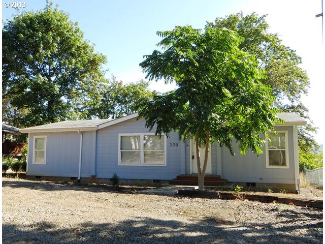 226 Cedar St, Yoncalla, OR 97499 photo 1