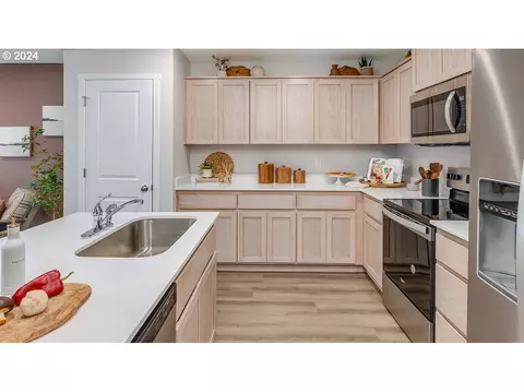 6227 SE 15th St, Gresham, OR 97080 photo 5