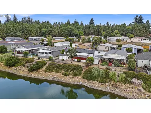 10400 SE Cook Ct #20, Milwaukie, OR 97222