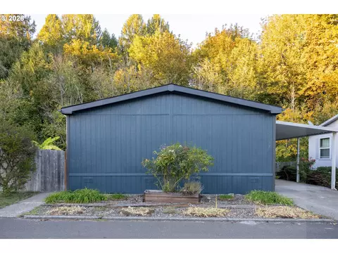 17957 S Country Village Dr, Oregon City, OR 97045