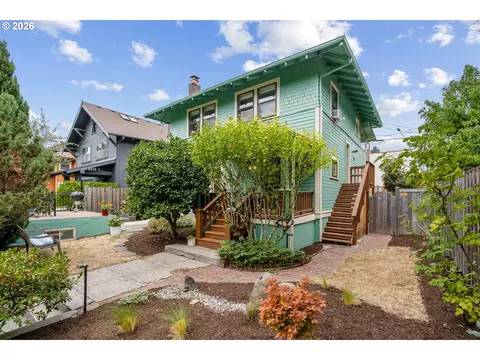 3025 NE Weidler St, Portland, OR 97232