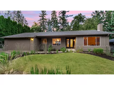15 Churchill Downs, Lake Oswego, OR 97035