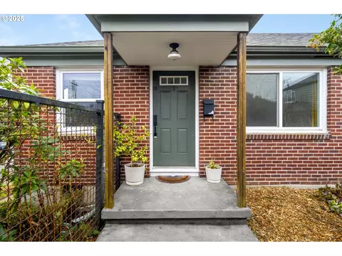 5405 NE 10th Ave #1, Portland, OR 97211