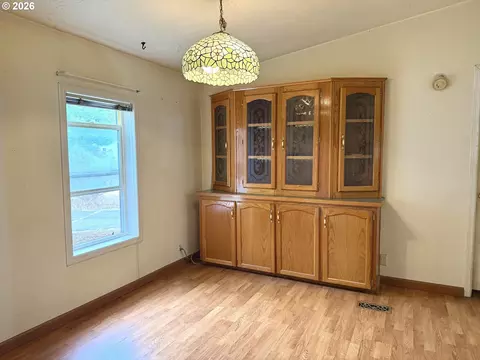 2693 Arnold Ave, Eugene, OR 97402 photo 3