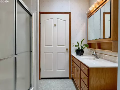 2693 Arnold Ave, Eugene, OR 97402 photo 7