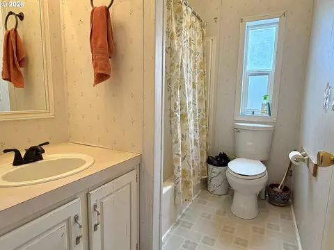 2693 Arnold Ave, Eugene, OR 97402 photo 8