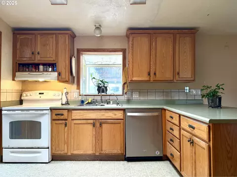 2693 Arnold Ave, Eugene, OR 97402 photo 6