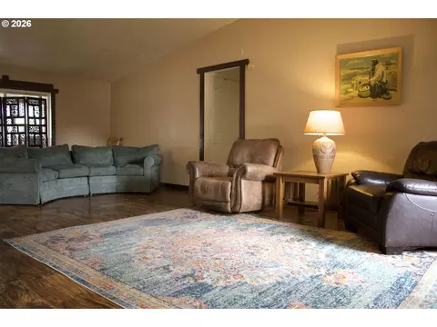 2693 Arnold Ave, Eugene, OR 97402 photo 2