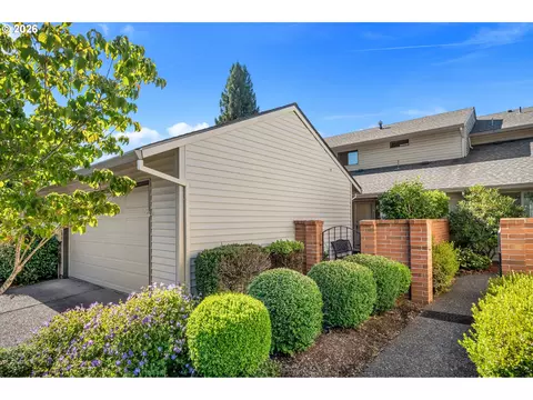 9520 SW Lakeside Dr, Tigard, OR 97224