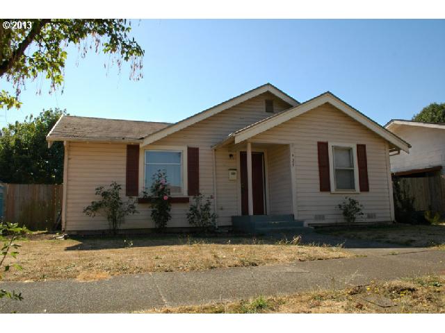 925 E St, Springfield, OR 97477 photo 1