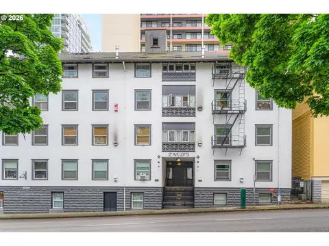 1104 SW Columbia St #304, Portland, OR 97201