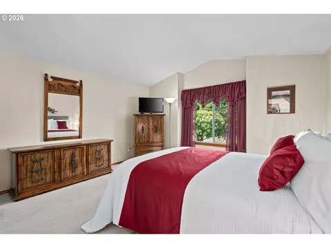 Bedroom - 3081 SW 31st St, Gresham, OR 97080 photo 2 of 5